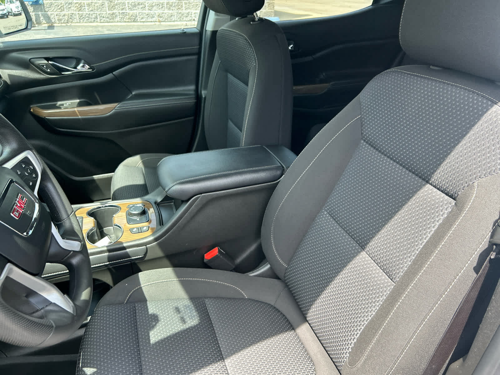 Used 2023 GMC Acadia SLE w/ Driver Convenience Package AWD/4WD image 12