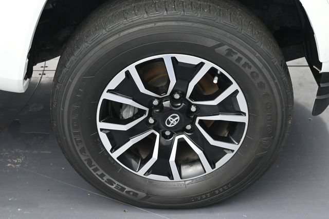 Used 2022 Toyota Tacoma TRD Sport w/ TRD Premium Sport Package RWD image 6
