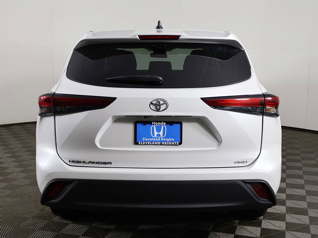 Used 2023 Toyota Highlander L AWD/4WD image 9