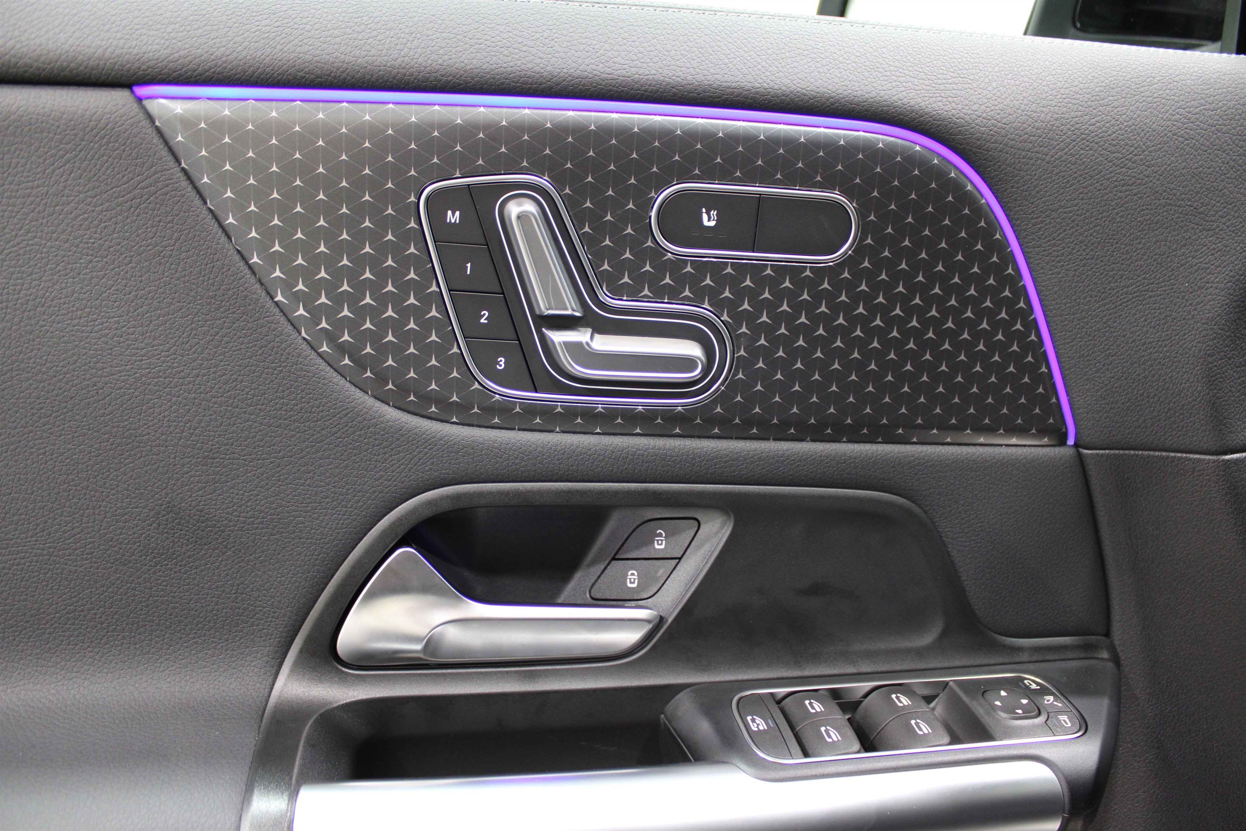 Used 2025 Mercedes-Benz GLA 250 4MATIC image 8