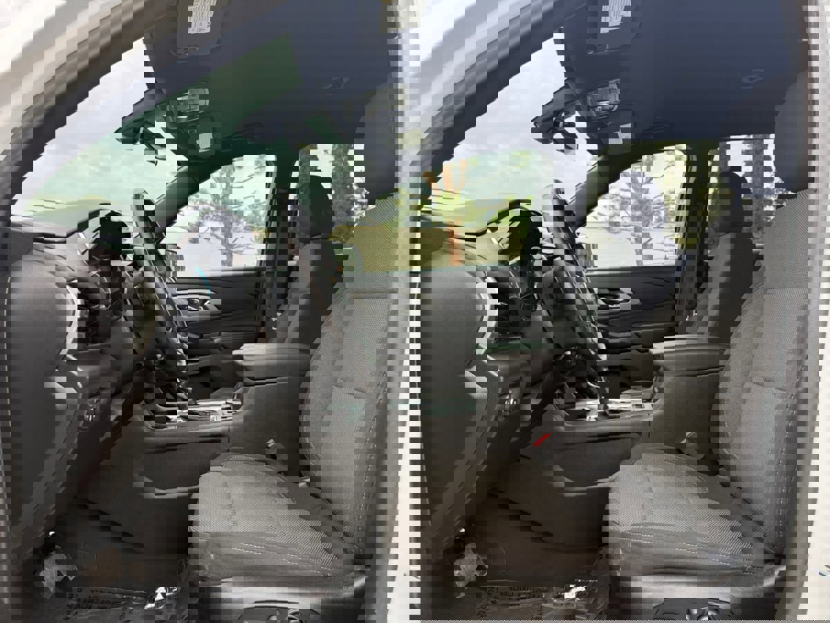 Used 2023 Chevrolet Traverse LT image 15