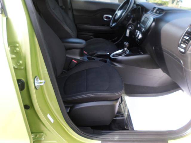 Used 2019 Kia Soul FWD image 2