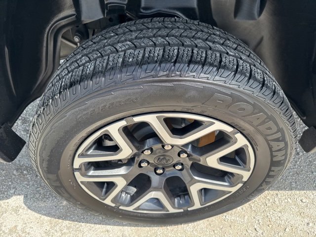 Used 2025 RAM 1500 Laramie image 32