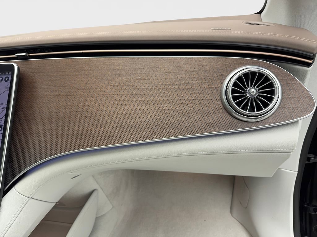 Used 2023 Mercedes-Benz EQE 500 4MATIC Sedan image 45