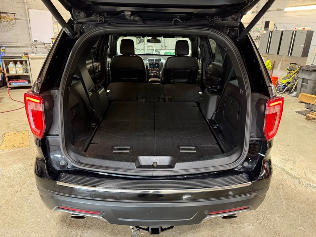 Used 2018 Ford Explorer XLT w/ Equipment Group 202A AWD/4WD image 32