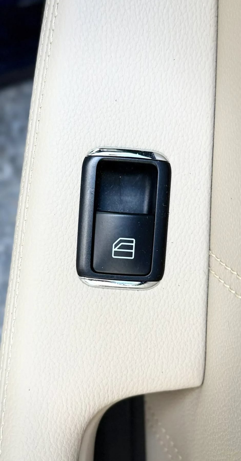Used 2011 Mercedes-Benz E 350 4MATIC Wagon image 33