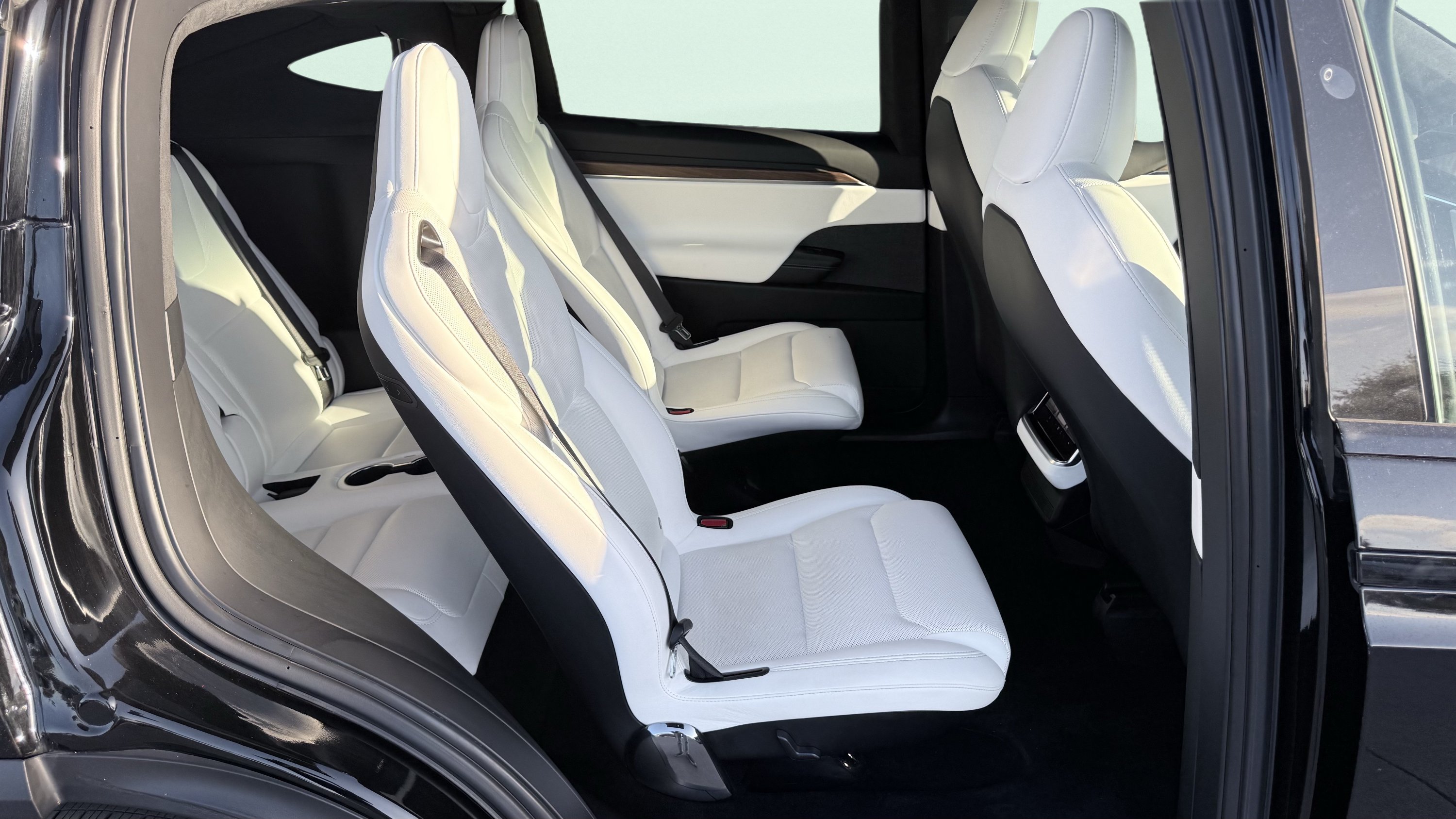 Used 2023 Tesla Model X AWD/4WD image 31