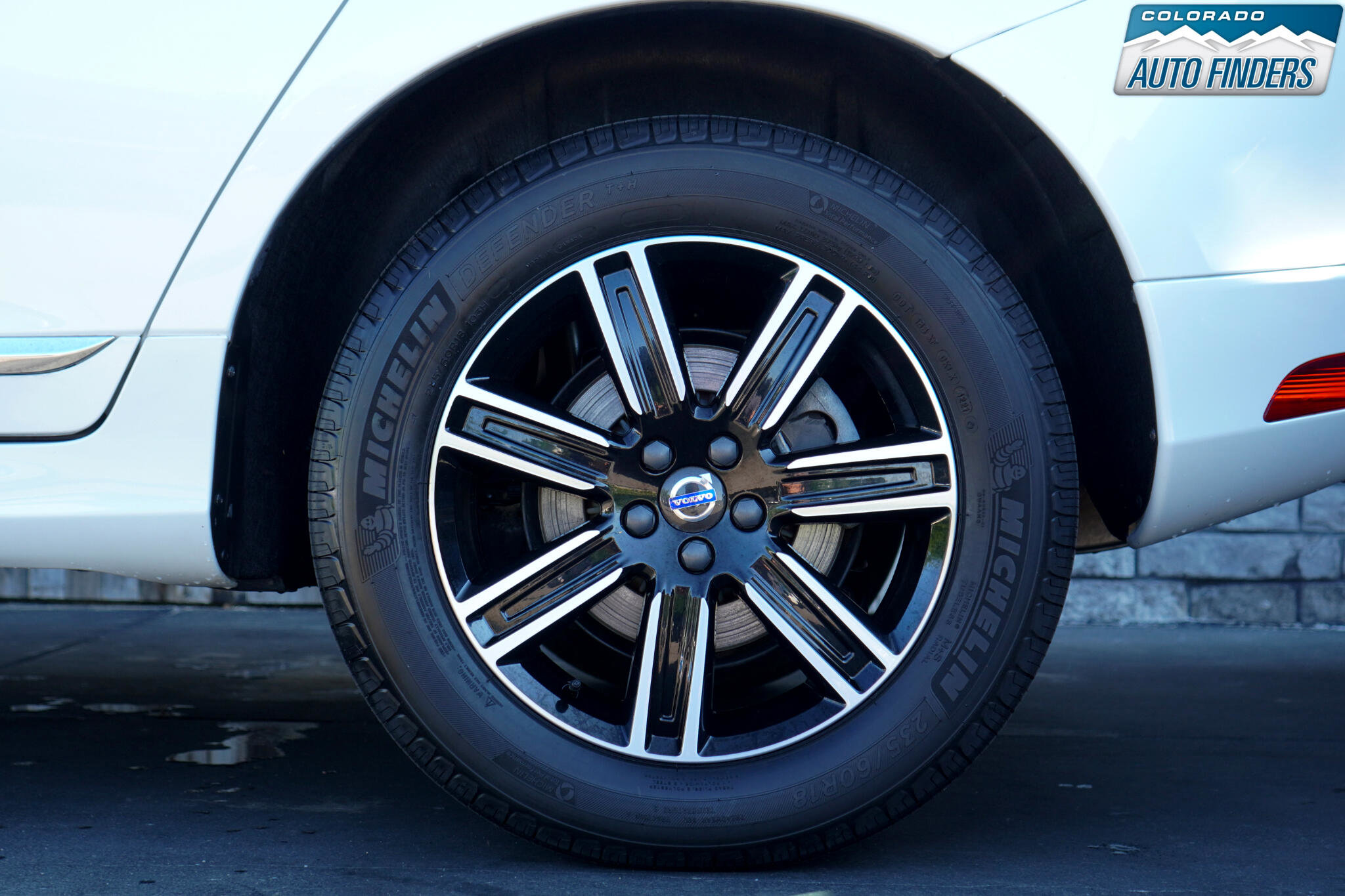 Used 2017 Volvo XC60 T5 Dynamic w/ Advanced Package image 28