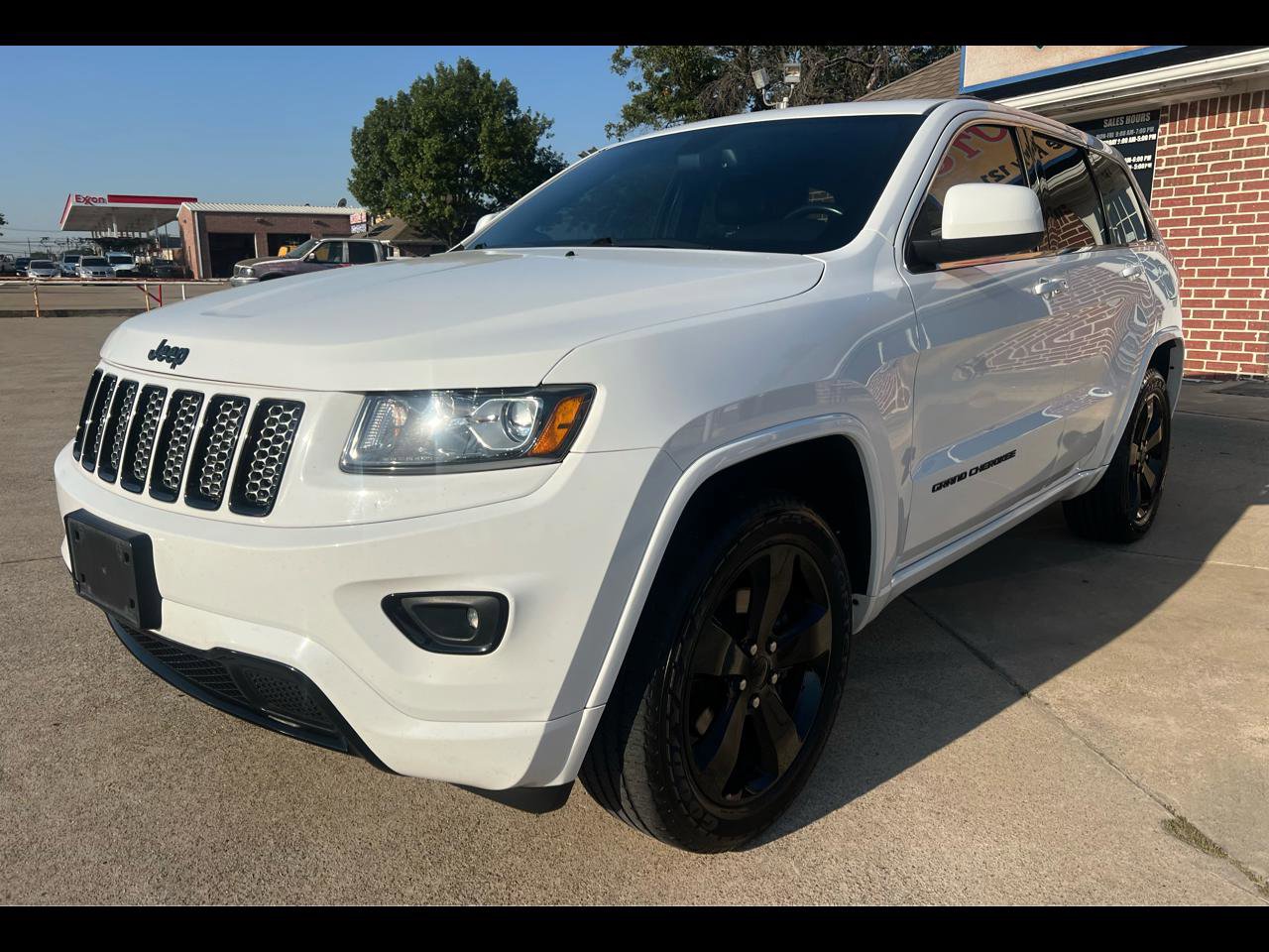 Used 2015 Jeep Grand Cherokee Altitude image 1