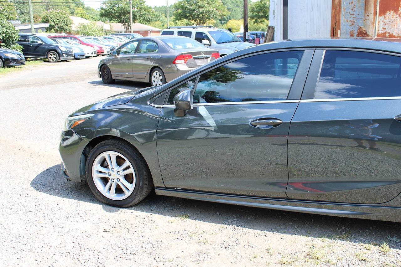 Used 2018 Chevrolet Cruze LT w/ Convenience Package image 11