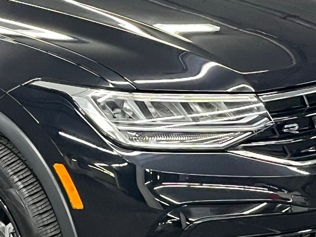 Used 2024 Volkswagen Tiguan SE R-Line image 42