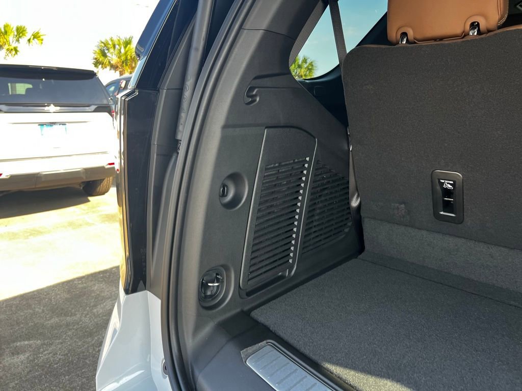 New 2026 Chevrolet Tahoe High Country w/ Sun And Tow Package RWD image 14