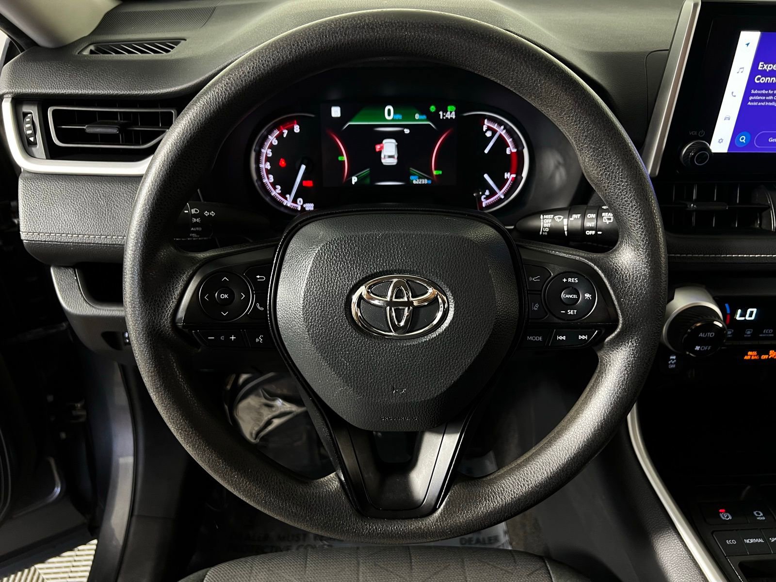 Used 2024 Toyota RAV4 XLE FWD image 15