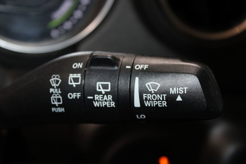 Used 2023 Jeep Wrangler Unlimited Sahara AWD/4WD image 29