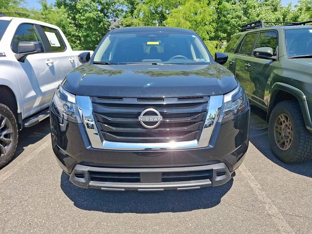 Used 2023 Nissan Pathfinder S AWD/4WD image 3