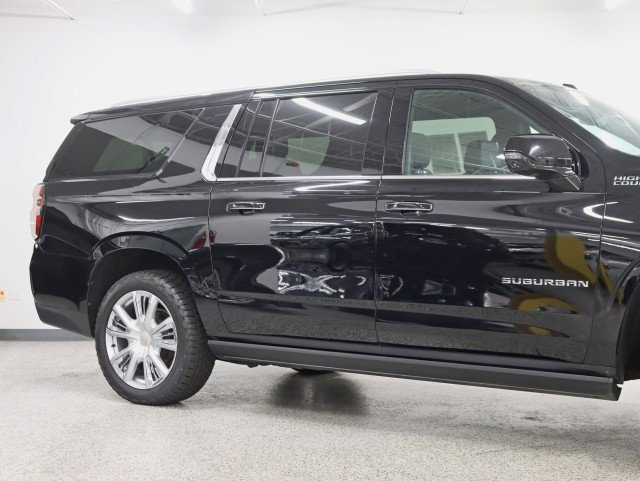 Used 2021 Chevrolet Suburban High Country w/ Premium Package image 3