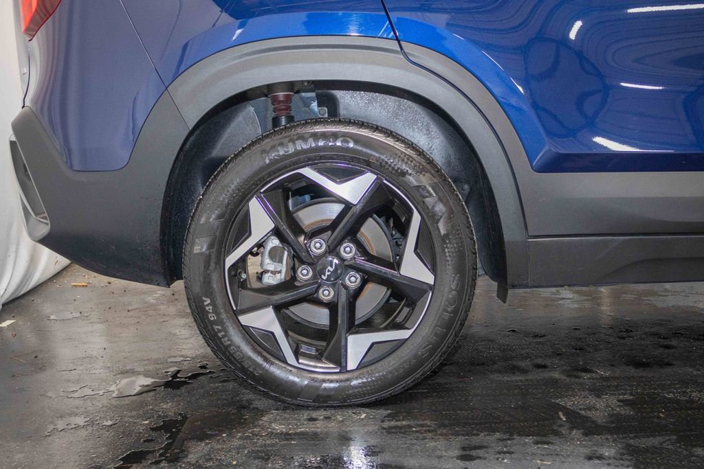 Used 2024 Kia Seltos EX image 6