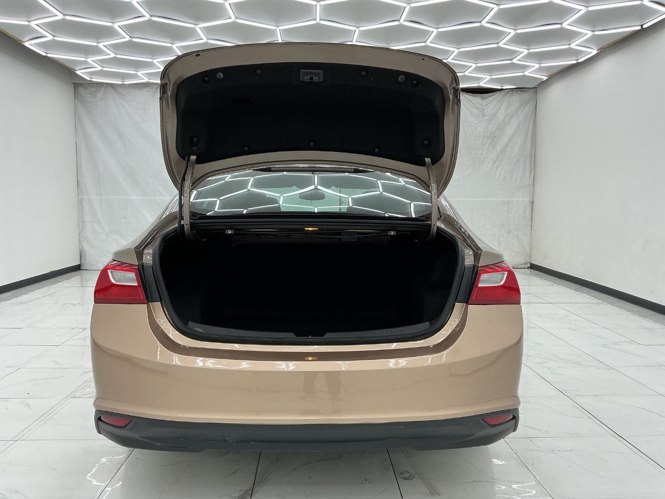 Used 2018 Chevrolet Malibu LT FWD image 43