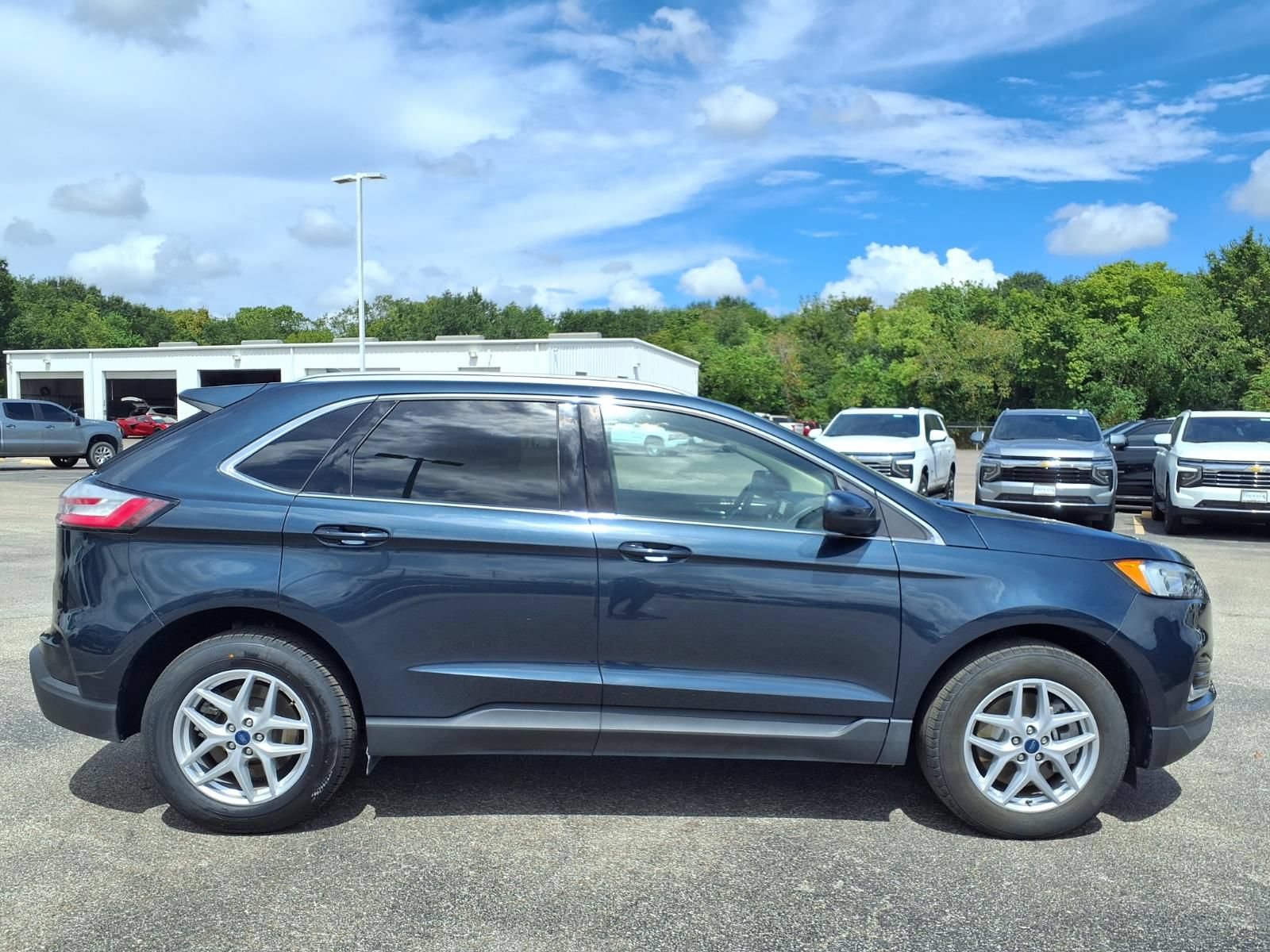 Used 2022 Ford Edge SEL w/ Convenience Package AWD/4WD image 21