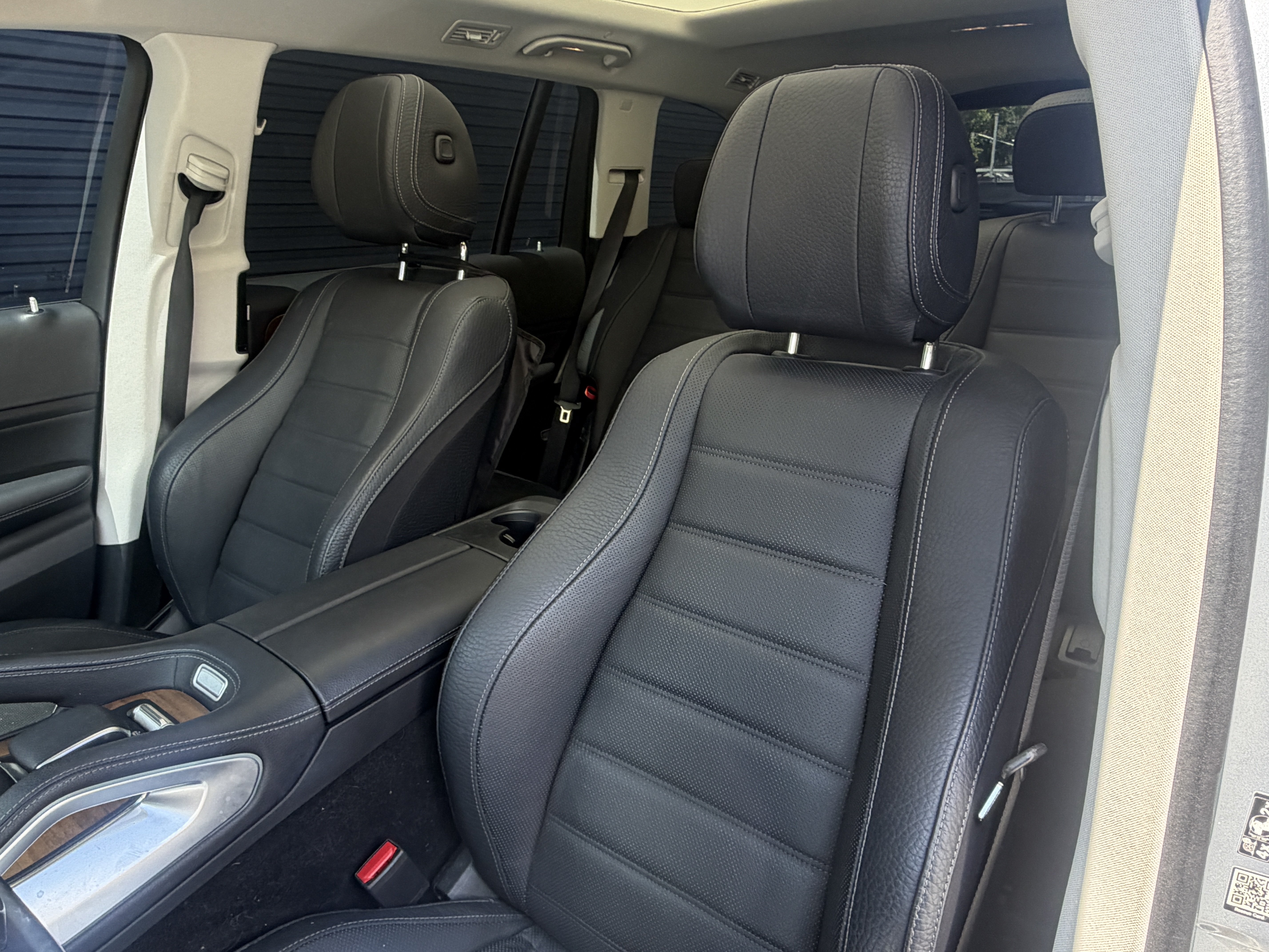 Used 2024 Mercedes-Benz GLS 580 4MATIC image 5