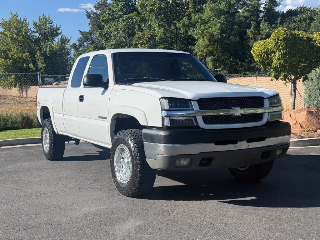 Used 2003 Chevrolet Silverado 2500 LS AWD/4WD image 1