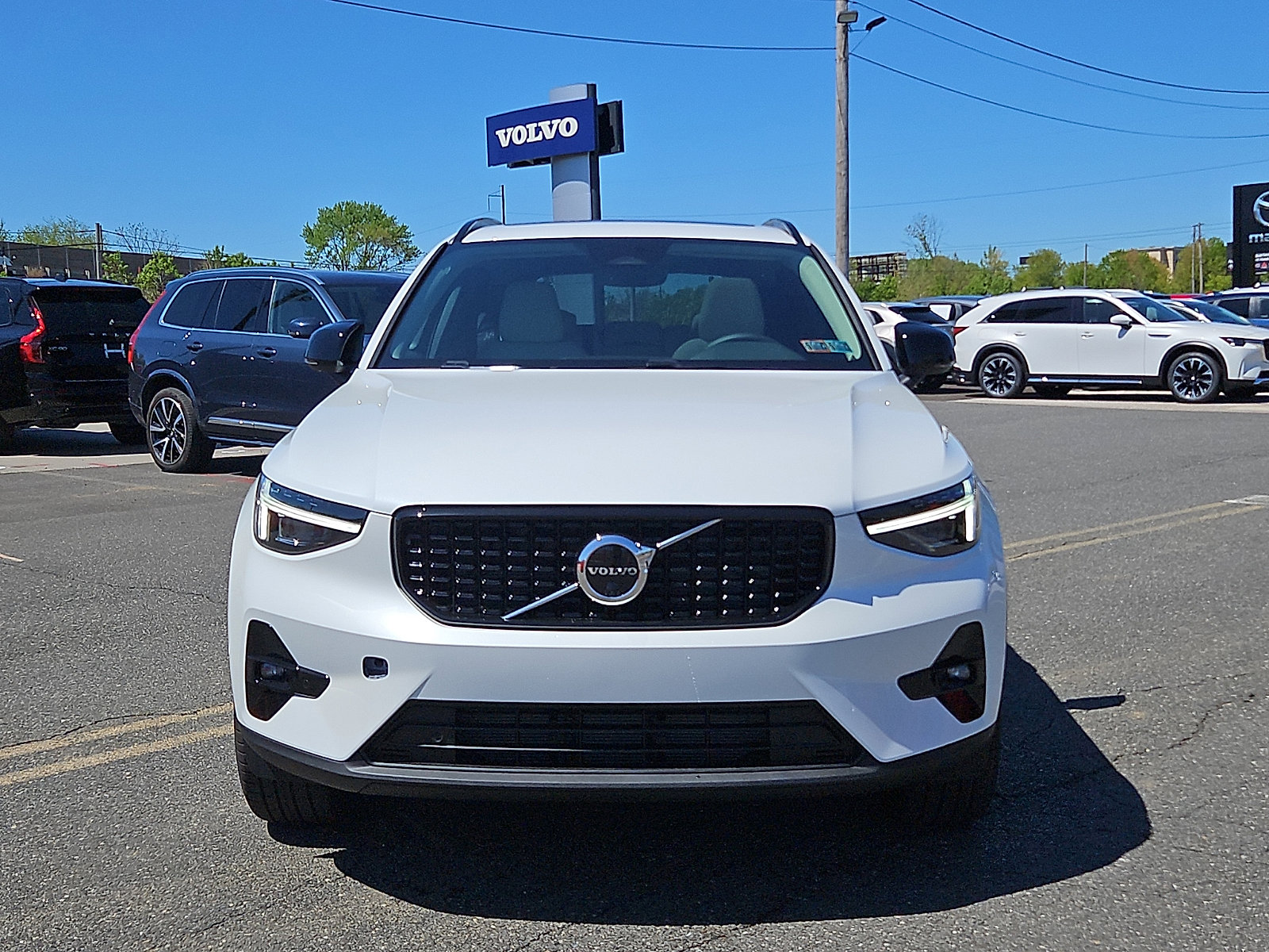 New 2026 Volvo XC40 B5 Plus w/ Protection Package Premier AWD/4WD image 2