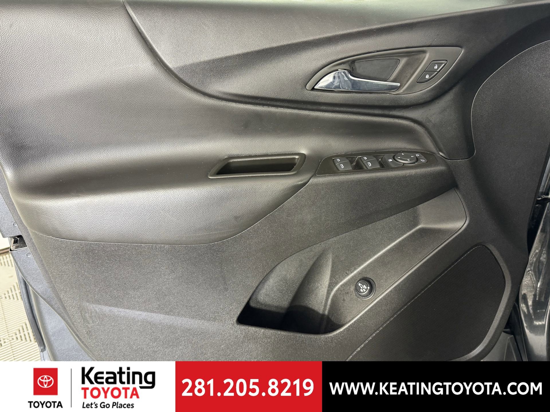 Used 2023 Chevrolet Equinox LT w/ Driver Convenience Package image 11