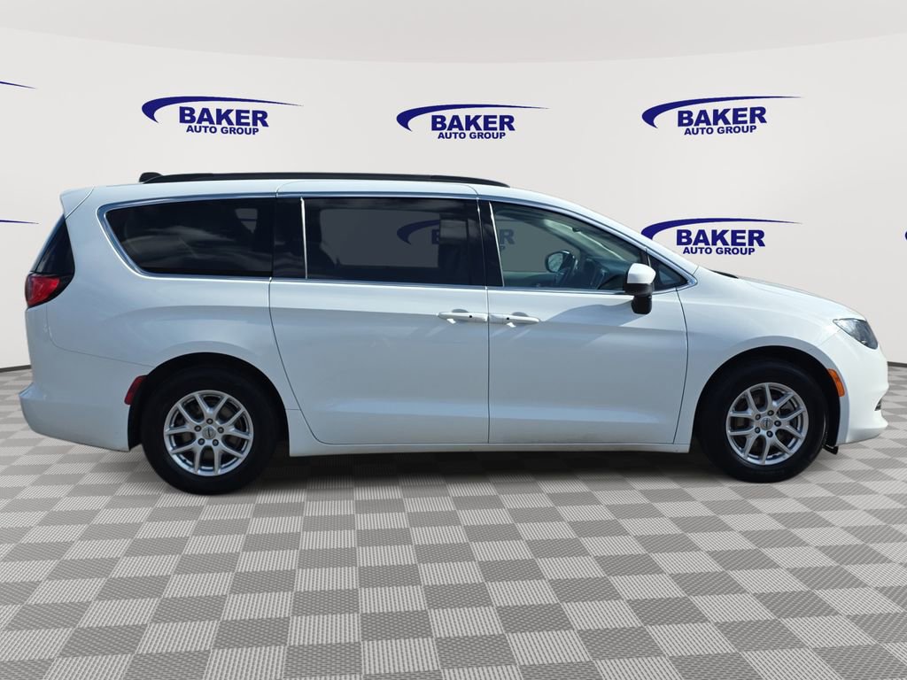 Used 2021 Chrysler Voyager Lxi image 6