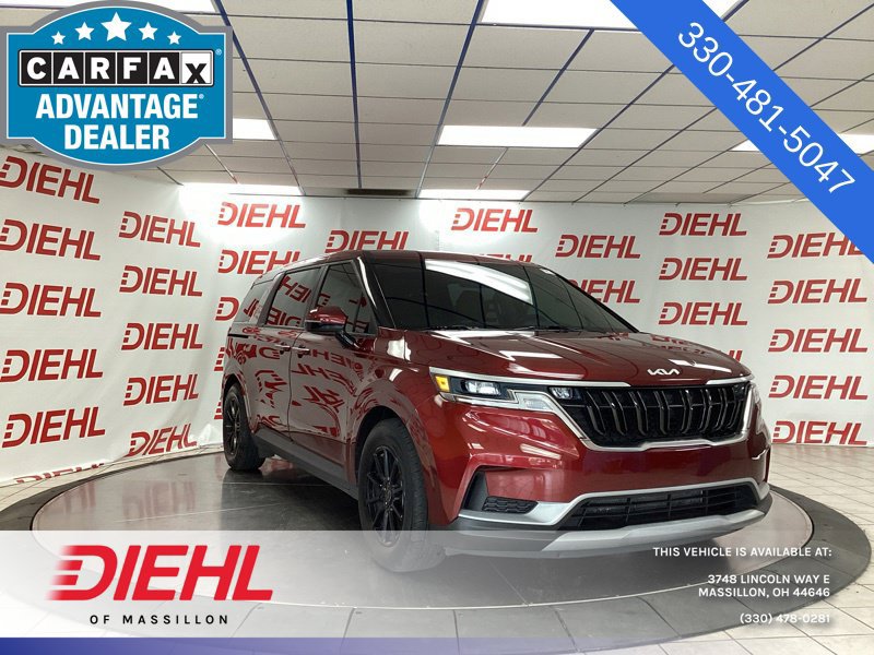 Used 2023 Kia Carnival LX FWD image 1