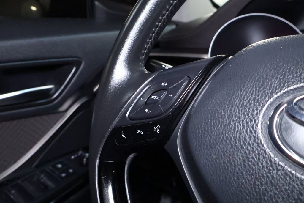Used 2021 Toyota C-HR Limited image 20