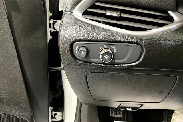 Used 2021 Chevrolet Malibu LS FWD image 16