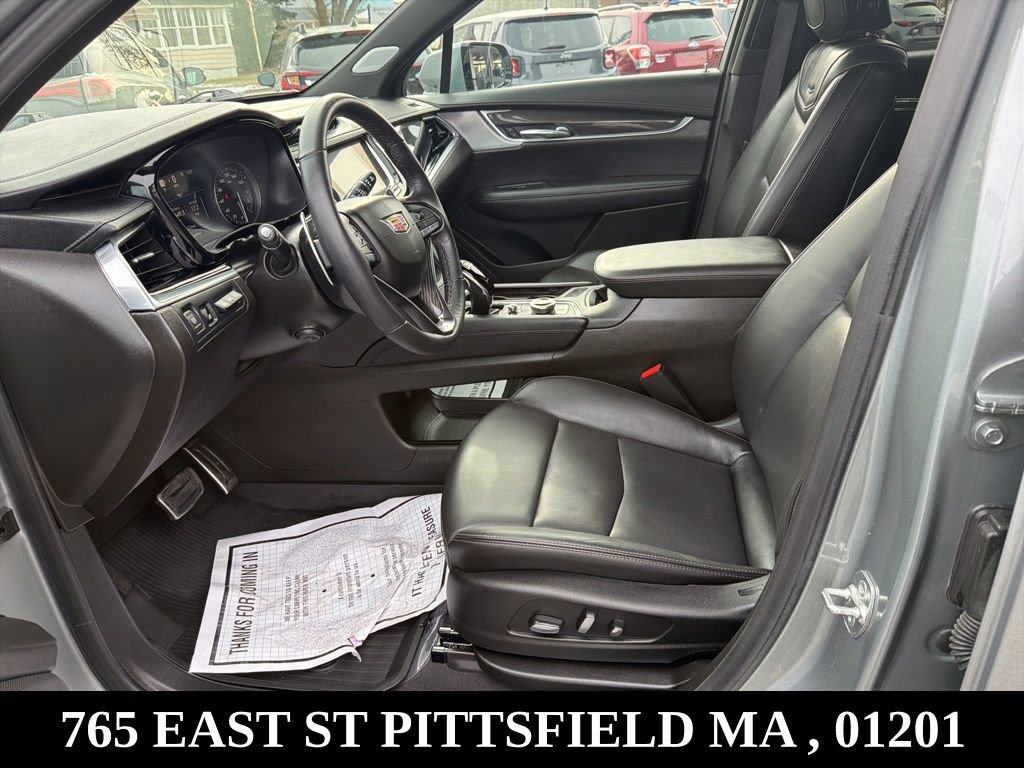 Used 2024 Cadillac XT6 Sport w/ Technology Package image 21