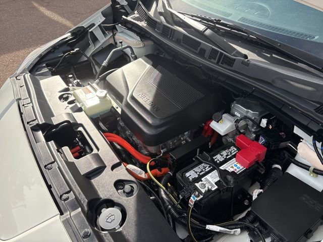 Used 2025 Nissan Leaf S image 15