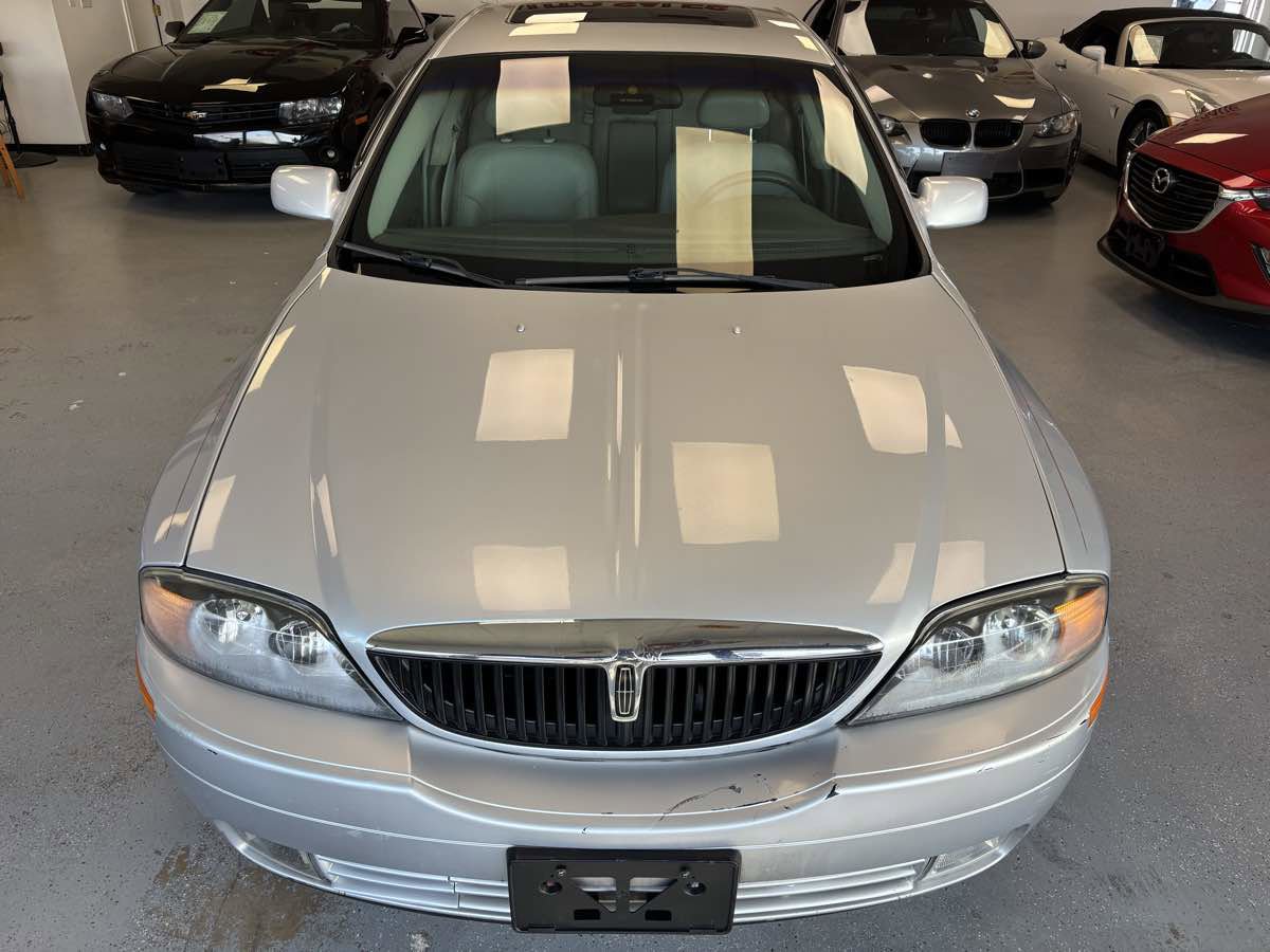 Used 2000 Lincoln LS image 2