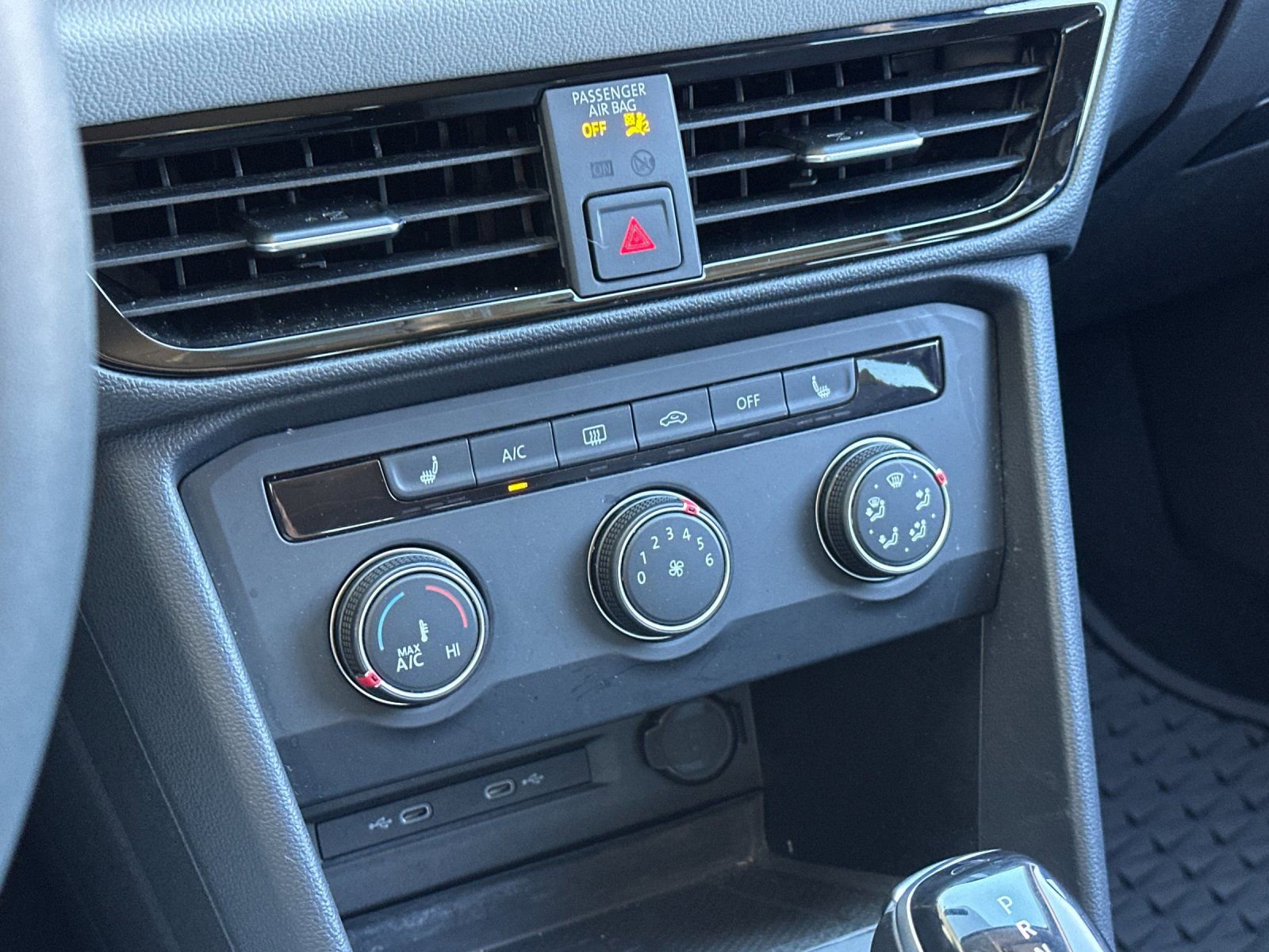 Used 2022 Volkswagen Taos SE image 20