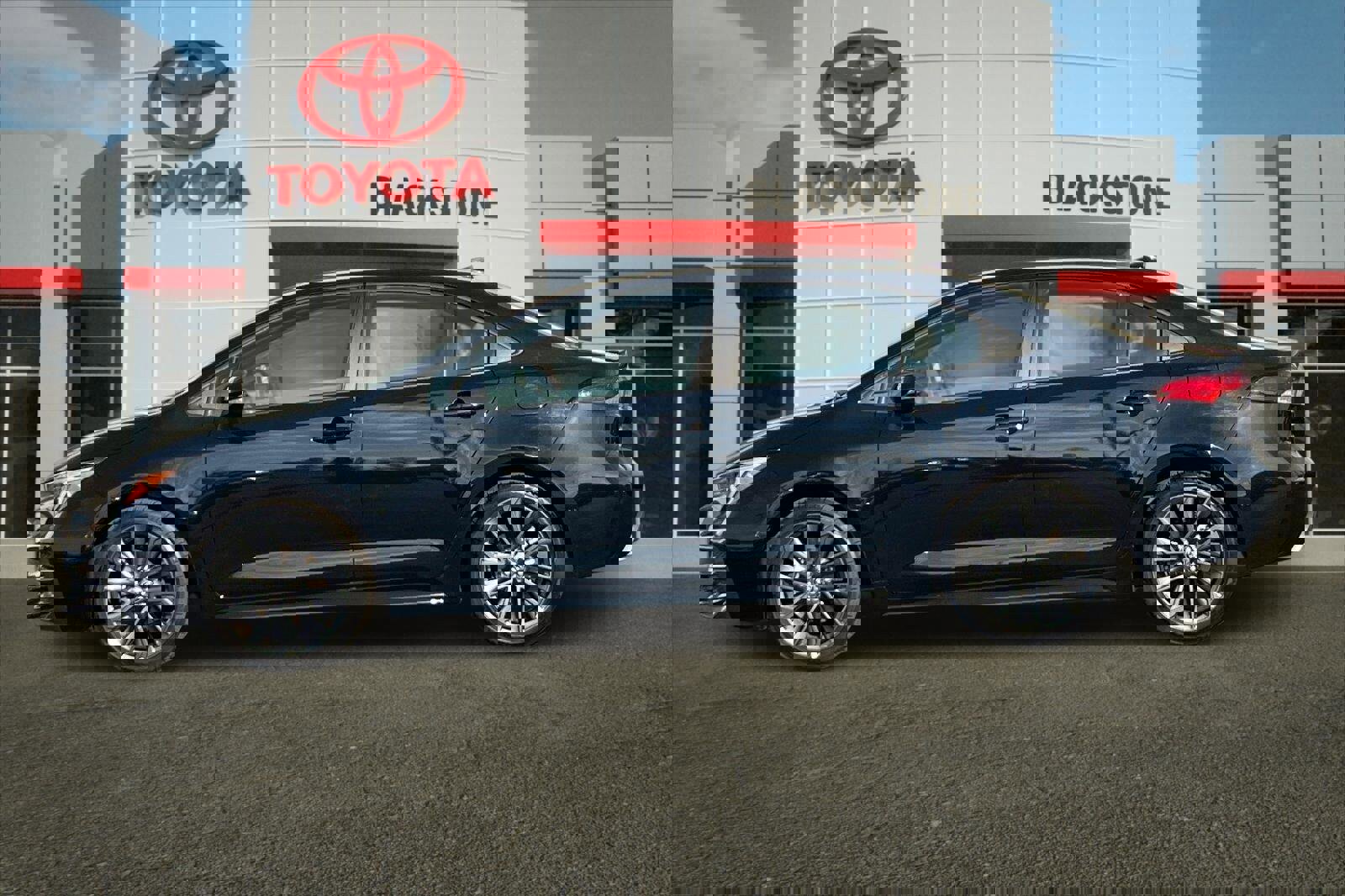 Certified 2025 Toyota Corolla SE w/ Convenience Package image 6