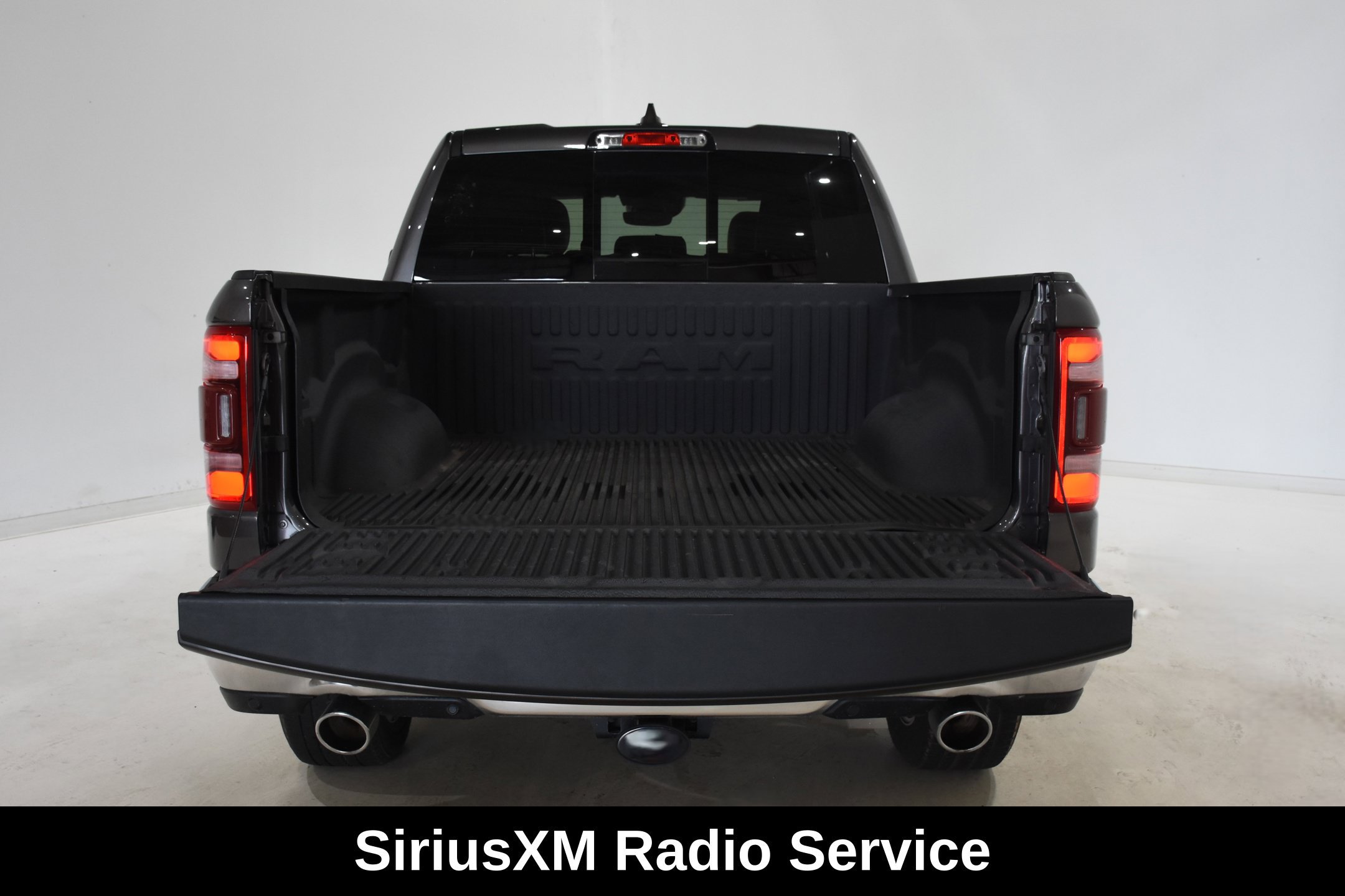 Used 2023 RAM 1500 Laramie AWD/4WD image 8
