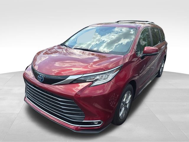 Used 2024 Toyota Sienna Limited AWD/4WD image 10