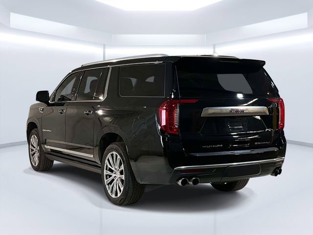 Used 2022 GMC Yukon XL Denali w/ Denali Ultimate Package AWD/4WD image 7