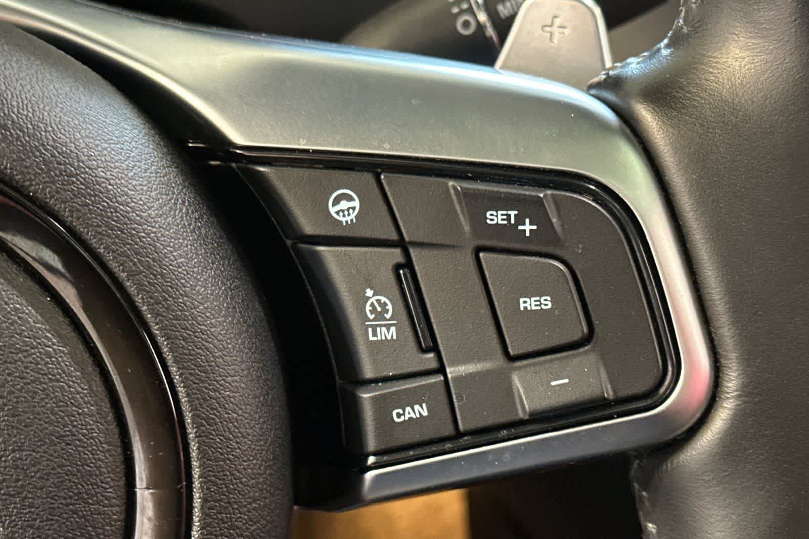 Used 2023 Jaguar F-TYPE R-Dynamic AWD/4WD image 27