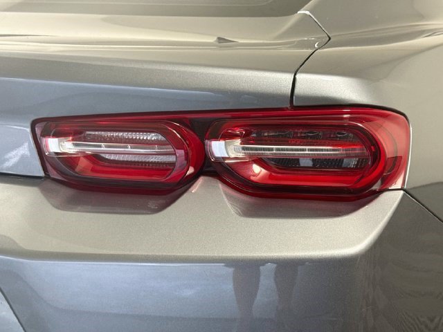 Used 2020 Chevrolet Camaro LT RWD image 31