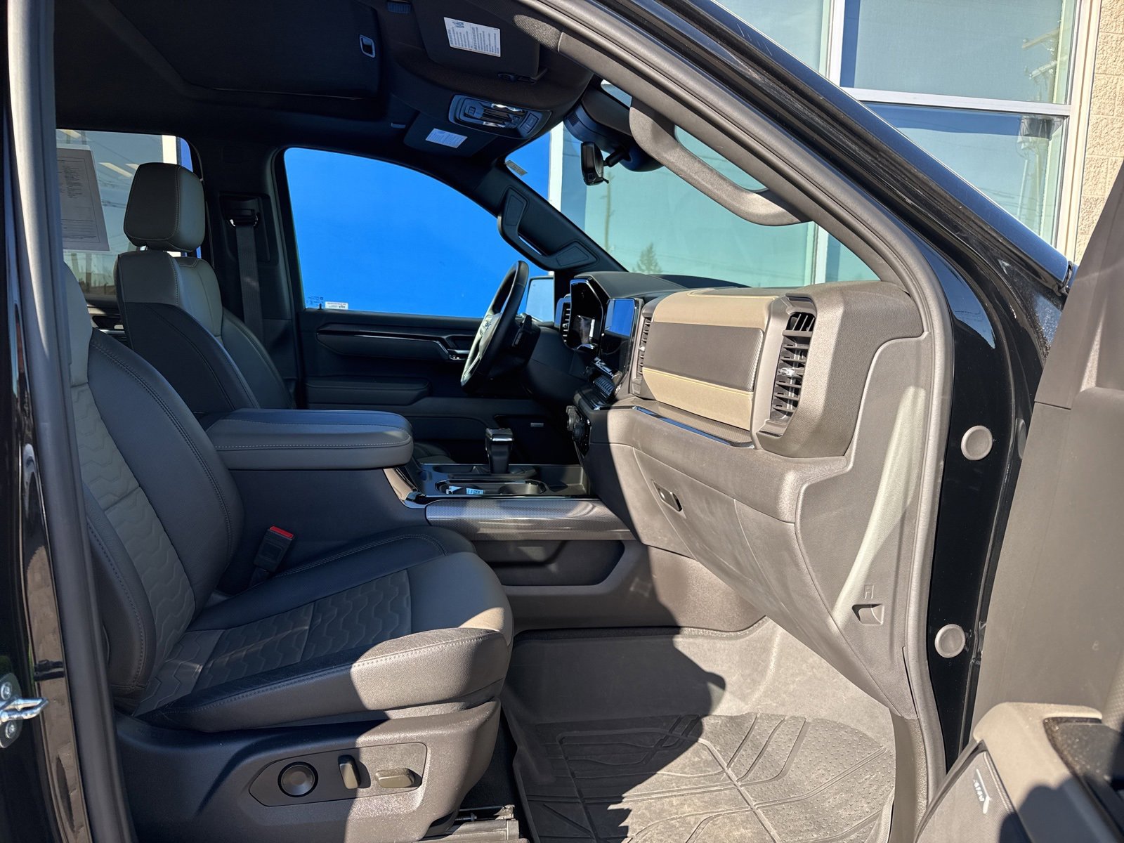 Used 2024 Chevrolet Silverado 1500 ZR2 w/ Technology Package image 11