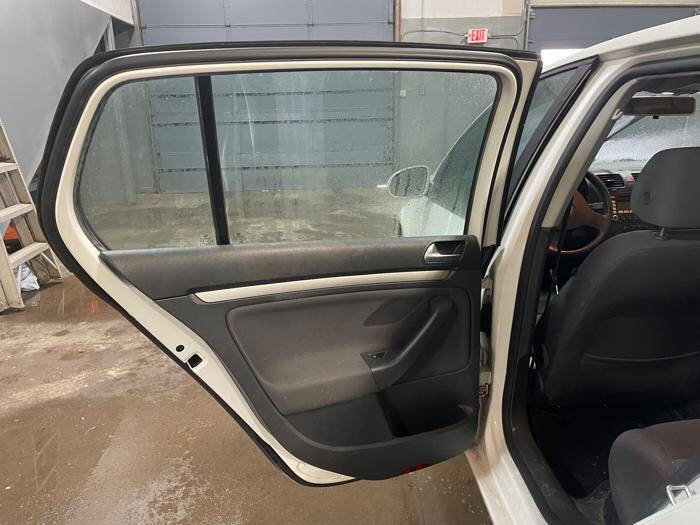 Used 2008 Volkswagen Rabbit S image 24