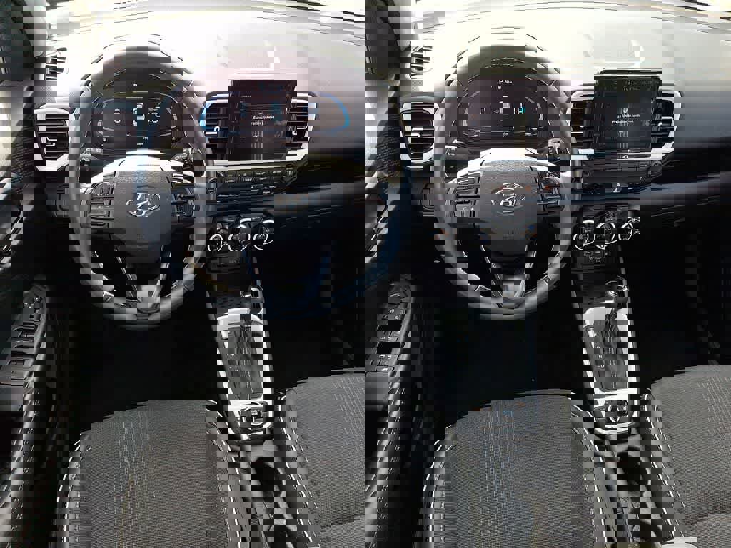 Used 2024 Hyundai Venue Limited image 10