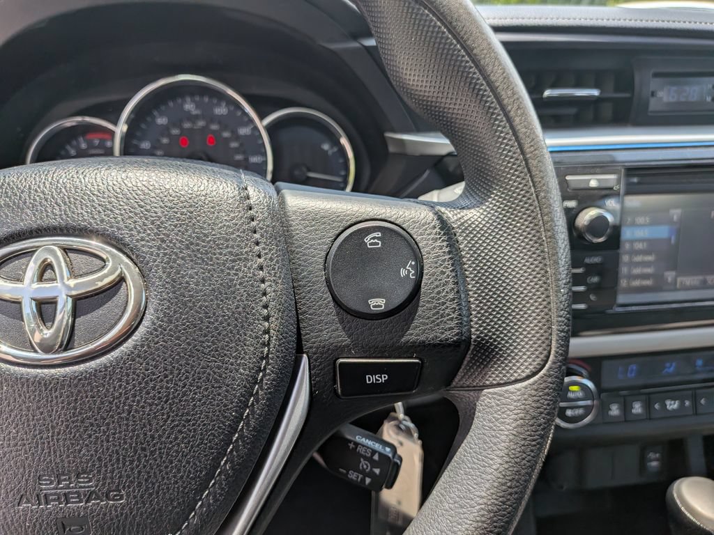 Used 2015 Toyota Corolla LE FWD image 14