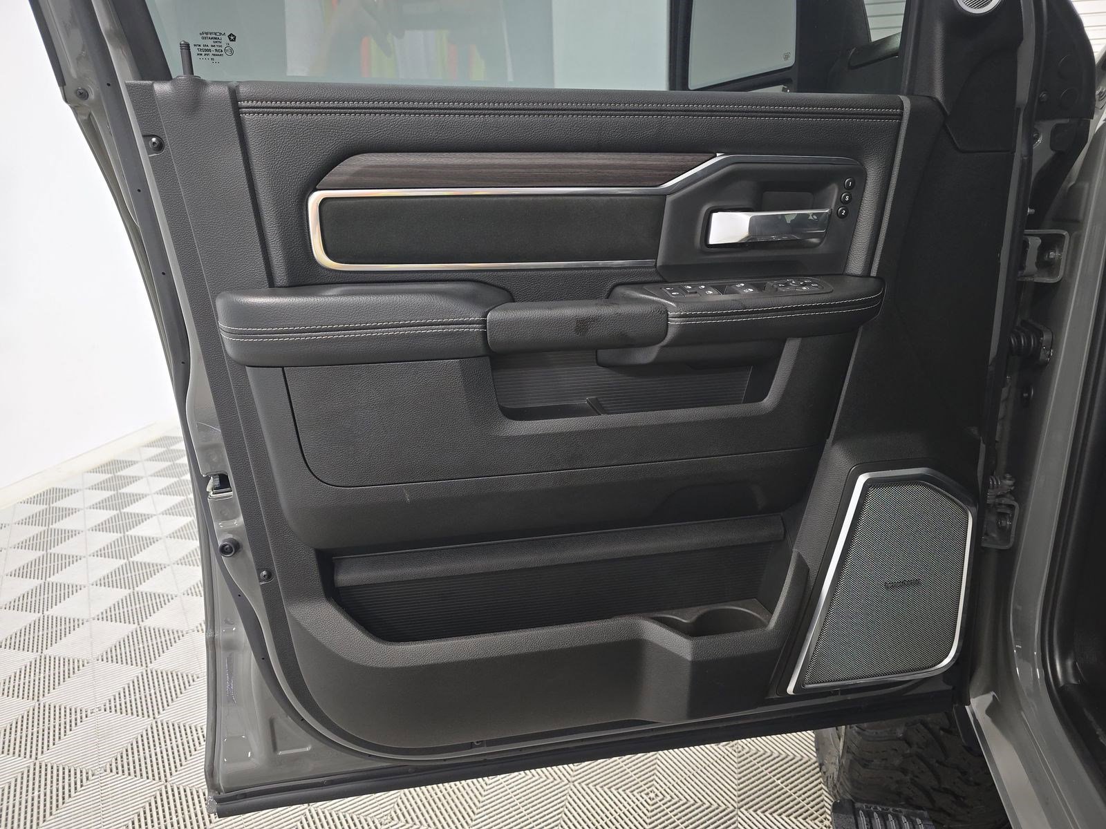 Used 2026 RAM 3500 Laramie image 10