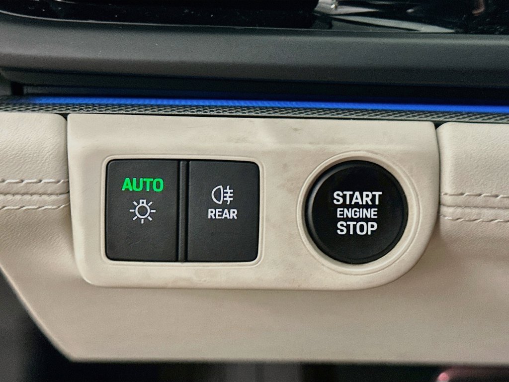 Certified 2024 Porsche Panamera 4 AWD/4WD image 11