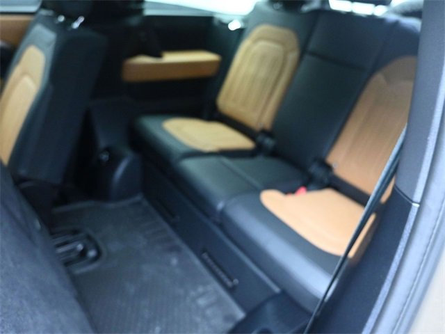 Used 2024 Land Rover Defender 130 X image 21