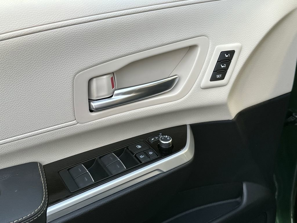 New 2026 Toyota Sienna Platinum image 20