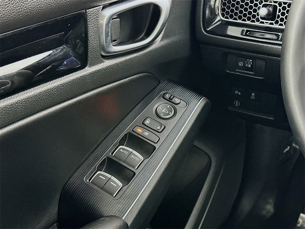 Used 2023 Honda Civic Touring image 17